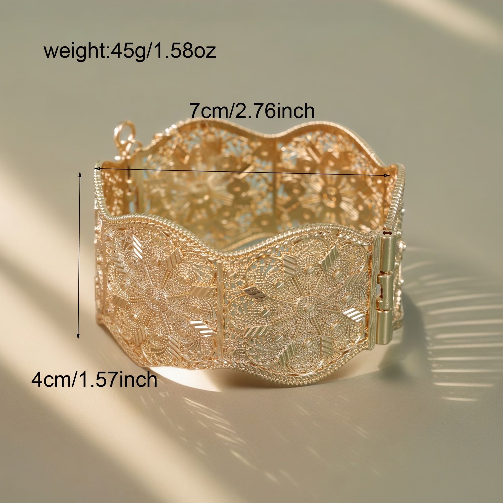 Women's Golden-Plated Hollow Carved Pattern Bracelet